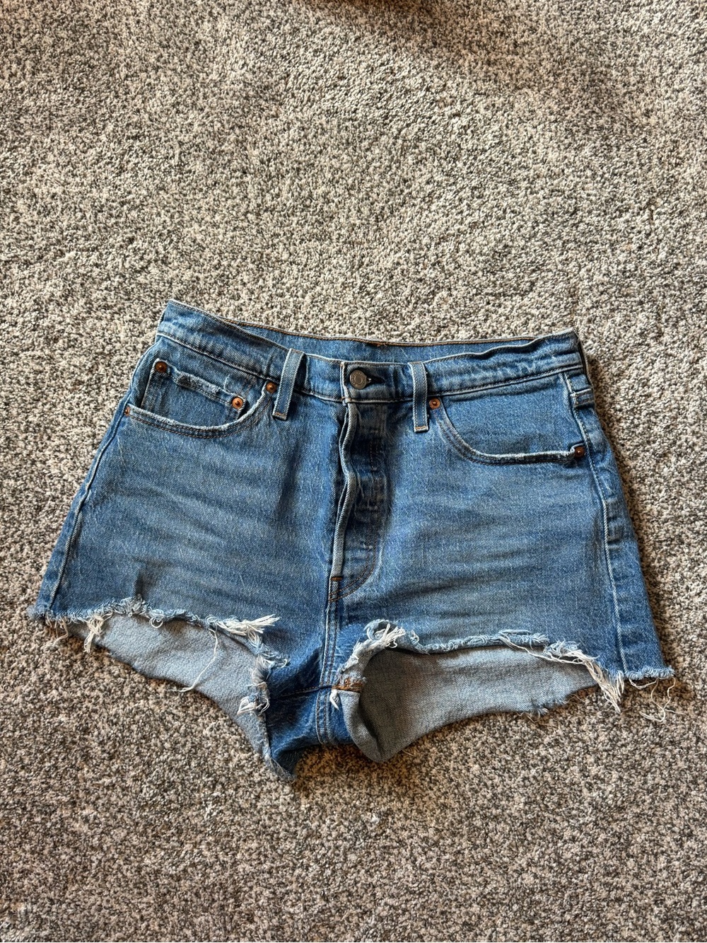 Levi's Blue Frayed Hem Denim Shorts, size 29, New without Tags